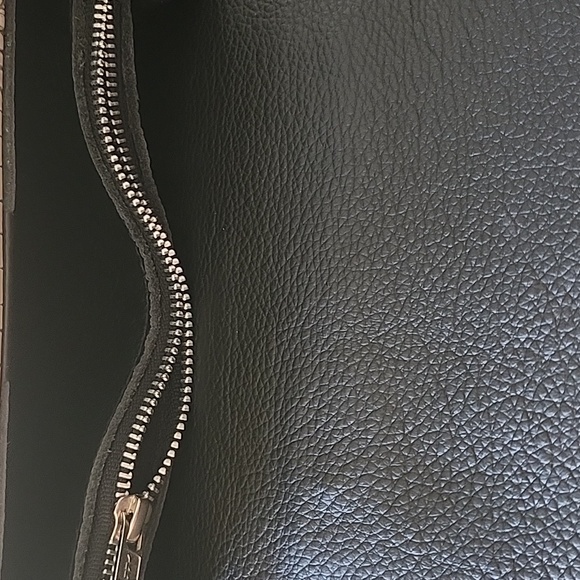 Ian James Handmade Leather Bag - Picture 5 of 8